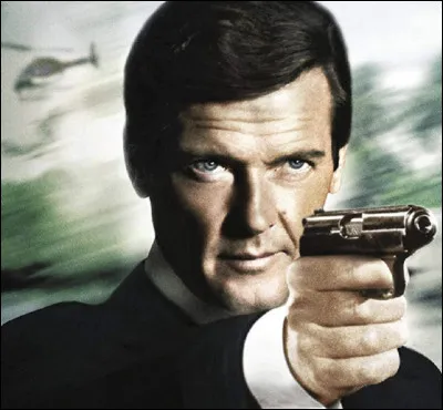 Complétez le titre du film, 9e opus de la série des films de James Bond : ''L'Homme au pistolet...''