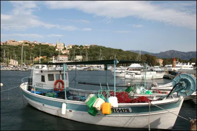 Quelle est cette commune balnéaire de la côte sud-est de la Corse, troisième plus grande ville de l'île ?