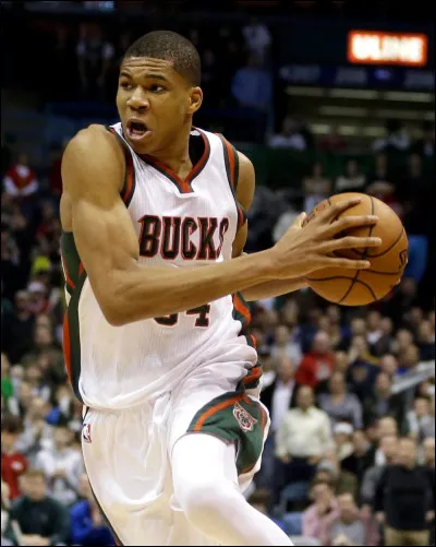 De quelle nationalité est Giannis ?