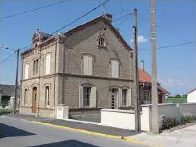 Village de l'arrondissement de Rethel, Aire se situe ...