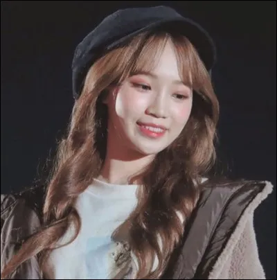 Chaewon est la leadeuse du groupe Le Sserafim.