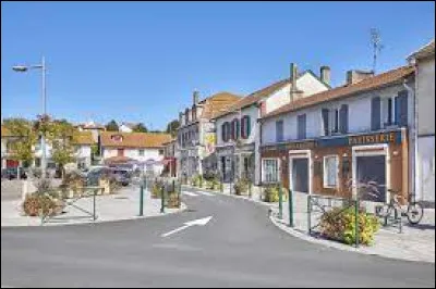 Nous commençons notre balade dans le pays Basque, à Boucau. Ville de l'aire urbaine Bayonnaise, elle se situe dans le département ...