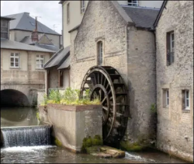 Je suis la capitale historique du Bessin, je suis la ville de :