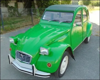 On commence par simple. Quelle est cette auto d'un beau vert pomme ?