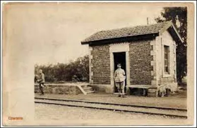 Ancienne commune de l'arrondissement de Bar-le-Duc, Auzécourt se situe dans le département ...