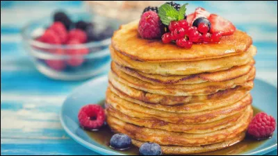 À quelle langue appartient la phrase suivante : "Unsere mutter hat uns einen snack gemacht" ?