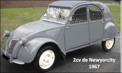 Quel est le nom du constructeur en C qui a produit le modèle 2 cv de 1948 à 1990 ?