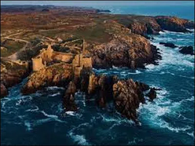 Parmi ces îles, laquelle ne se situe pas en Bretagne ?