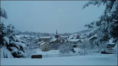 Je vous propose de commencer notre balade dans le Languedoc-Roussillon, à Aumont-Aubrac. Ancienne commune de l'arrondissement de Mende, elle se situe dans le département ...