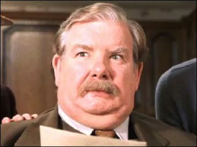 Mr Dursley dirige la Grunnings, une entreprise qui fabrique des :