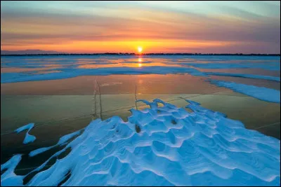 Parmi les grands fleuves de Sibérie, un seul ne s'écoule pas vers le nord et l'océan Arctique, mais bien vers l'est et l'océan Pacifique. Lequel ?