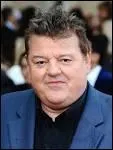 Dans quelle srie de films joue Robbie Coltrane ?