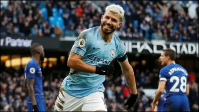 Dans quel club Sergio Agüero débute-t-il ?