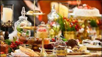 Selon la tradition en Provence, combien y a-t-il de desserts sur la table de Noël ?