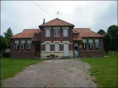 Notre première balade de la semaine commence dans le Vermandois, à Aizecourt-le-Bas. Petit village de 57 habitants, dans l'arrondissement de Péronne, il se situe dans le département ...