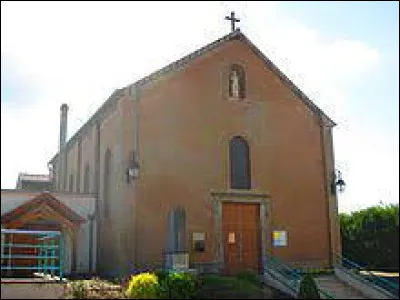 Nous commençons notre balade en Moselle, à Alzing, devant l'église Saint-Joseph. Nous sommes dans l'ancienne région ...