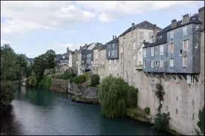 Ville du Béarn, Oloron-Sainte-Marie est une sous-préfecture du département ...