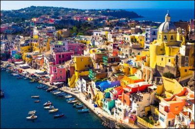 Géographie : Dans quelle région se trouve la ville de Naples ?