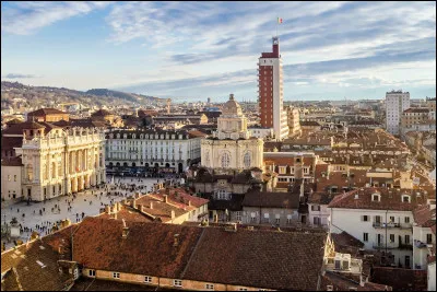 Géographie : Dans quelle région se situe la ville de Turin ?