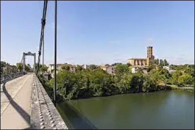 Nous démarrons notre balade en Occitanie, à Buzet-sur-Tarn. Ville de l'aire d'attraction Toulousaine, elle se situe dans le département ...