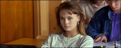 Cinéma : Quel acteur incarne le professeur de philosophie dont Vanessa Paradis tombe amoureuse dans le film "Noce blanche" ?