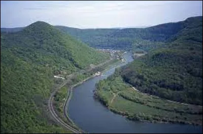 Le Doubs est un affluent du Rhône.