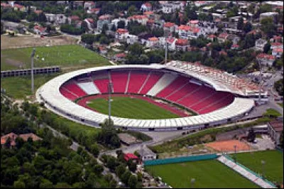 Dans quel pays devez-vous aller pour assister à un match de football au stade Marakana ?