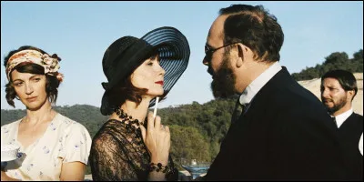 Quelle actrice est à l'affiche du film "Le Parfum de la dame en noir" en 2005 ?