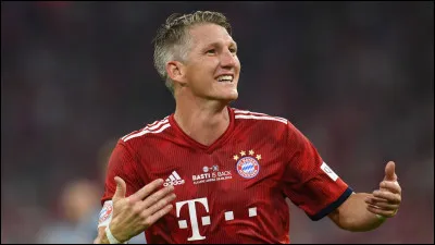 Dans quel club allemand Bastian Schwainsteiger a-t-il commencé sa carrière ?