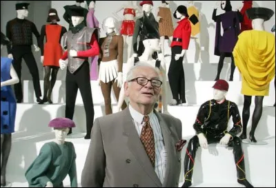 Pierre Cardin a été le tout premier couturier à lancer une ligne de prêt-à-porter et à populariser les matières synthétiques. 
Son audace et ses défilés ont fait de lui le...