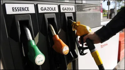 Ah l'augmentation des prix ! Elle est considérable durant la période comprise entre 2020 et 2023.
Un calcul rapide à faire à propos des carburants : 
► si le gazole s'est vendu au prix moyen de 1,8994 euro le litre, soit 13,29 centimes de plus que la semaine précédente, à combien était-il 7 jours auparavant ?