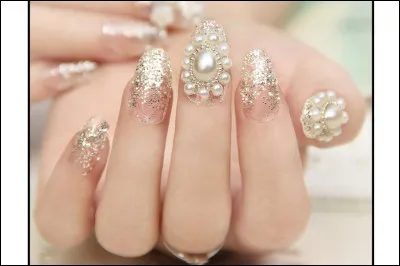 Apprécies-tu les ongles avec les perles ?