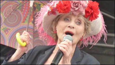 Tata Yoyo, qu'est-ce qu'y a sous ton grand chapeau ?...
Que nous chantait Annie Cordy ?