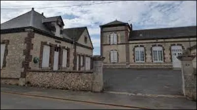 Notre première balade de la semaine commence dans le Centre-Val-de-Loire, à Fontenay-sur-Conie. Commune de l'arrondissement de Châteaudun, elle se situe dans le département ...