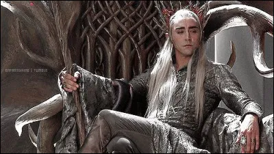 De quel peuple Thranduil est-il le souverain ?