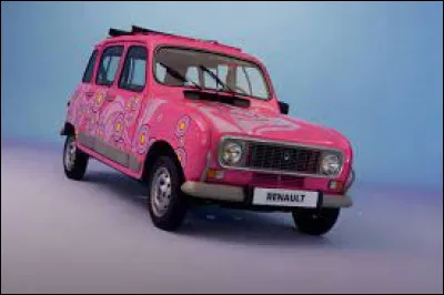 Une Renault 4L possède...