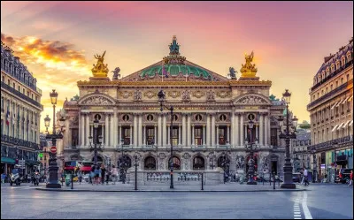 En quelle année fut inauguré l'opéra Garnier ?