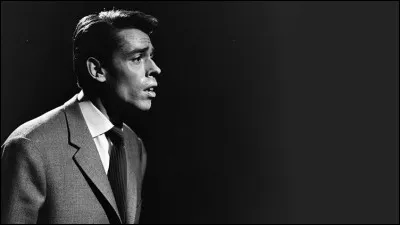 Complétez les paroles de cette chanson de Jacques Brel nommée "Les Bourgeois" : "Le cur bien au chaud / Les yeux dans la bière / Chez la grosse Adrienne de Montalant / Avec ... Jojo".