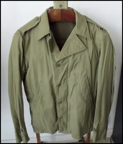 Il a été le blouson indissociable du GI du débarquement allié en Normandie. Quel est son nom ?