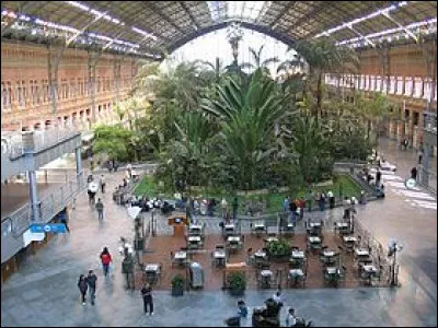 Dans quelle ville se trouve la gare d'Atocha ?