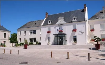 Cette ville de 10 000 habitants, située dans l'Est de l'agglomération de Tours, c'est Montlouis sur ...