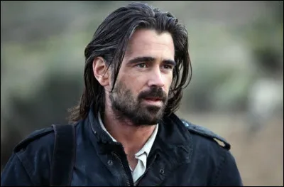 Qui a eu l'honneur de devenir la voix française attitrée de Colin Farrel ?