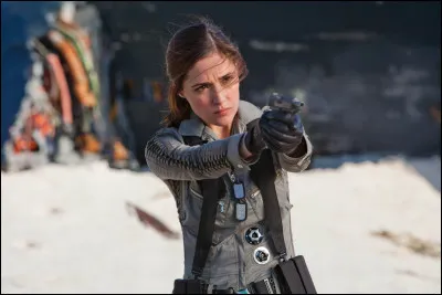 Dans quel film Rose Byrne est-elle une agent de la CIA qui aide des mutants ?