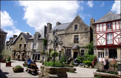 Ce village breton, situé dans le département du Morbihan, c'est Rochefort en ...