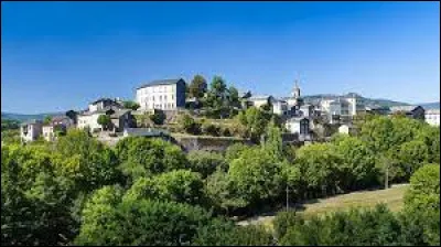 Ce bourg du nord-ouest du département de l'Hérault, situé dans le massif de l'Espinouse, c'est La Salvetat sur ...