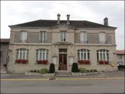 Notre balade de l'Ascension commence en Lorraine, à Aubréville. Village de l'aire d'attraction Verdunoise, il se situe dans le département ...