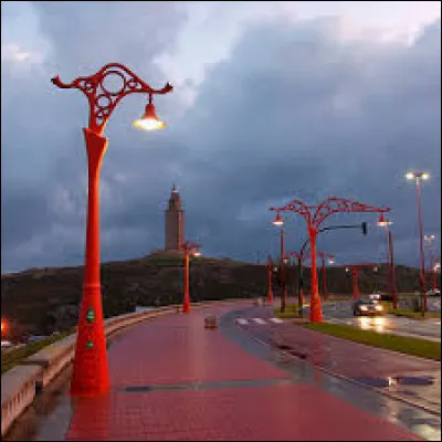 Trois personnes sont autour d’un lampadaire rouge : 
1. Ce lampadaire est bleu !
2. Non, il est rouge !
3. Bien sûr que non, il est vert !
Qui est daltonien ?