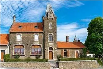 Nous commençons notre balade dans les Hauts-de-France, à Belle-et-Houllefort. Village dans le parc naturel régional des Caps et Marais d'Opale, il se situe dans le département ...