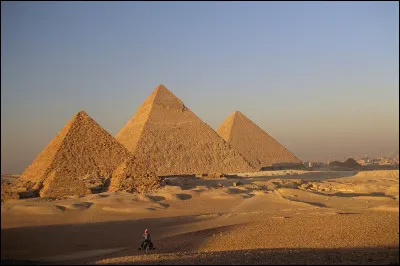 LÉgypte compte plus de 300 pyramides.