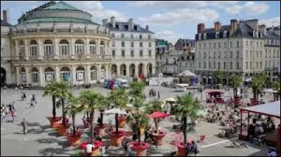 Dans quelle grande ville bretonne est né Léon Gautier ?